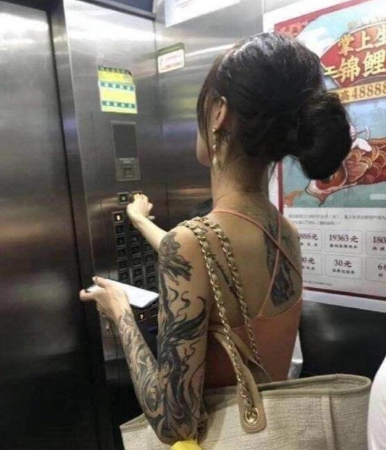 网红吃瓜纹身美女视频,揭秘纹身背后的故事与魅力