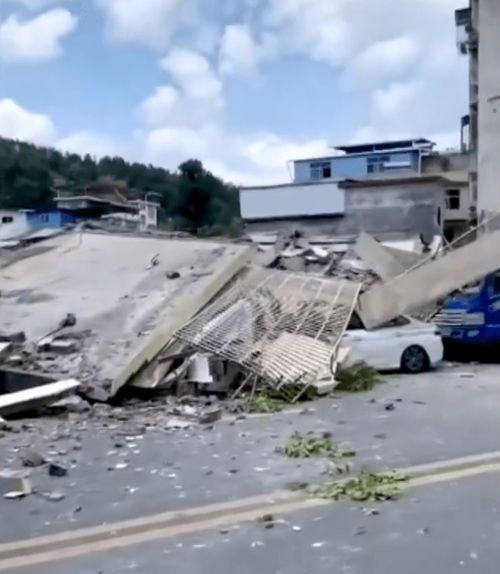 网红吃瓜塌房文案图片,揭秘网络红人背后的真相与争议