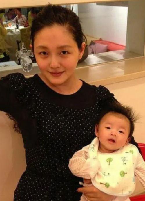 大s最新动态爆料,揭秘她的生活新篇章