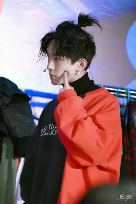 许凯最新爆料女网红图片,这是新恋情？！”