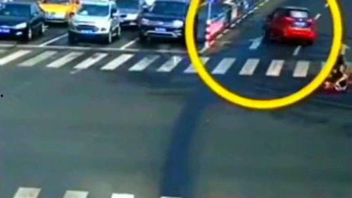 小红车被盗事件爆料视频,视频揭秘惊心动魄的盗车过程