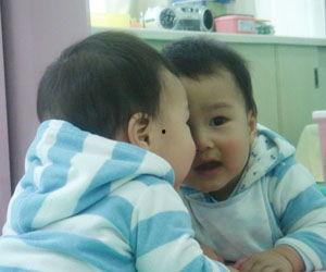 小孩自拍照镜子爆料视频,揭秘小孩自拍照背后的秘密