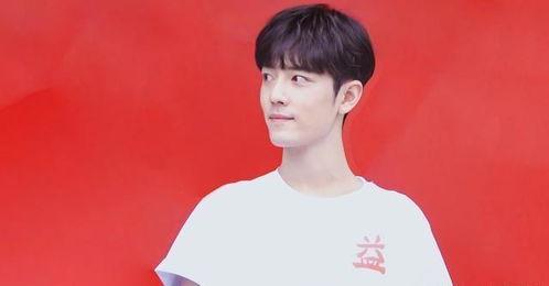 男网红吃瓜男主