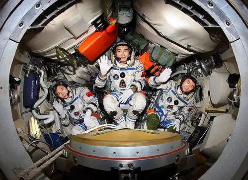 宇航员爆料南极冰墙视频,宇航员亲历震撼视频曝光