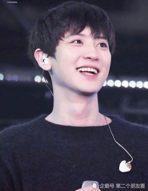 朴灿烈被女友爆料了吗视频,女友爆料视频引发热议